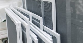Москитные сетки на пластиковые окна Белая Калитва купить по цене от 918 руб.
